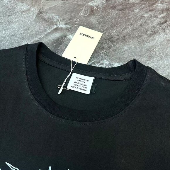 Black Printed Short-Sleeve T-Shirt By Vetements - Picture 4 of 8